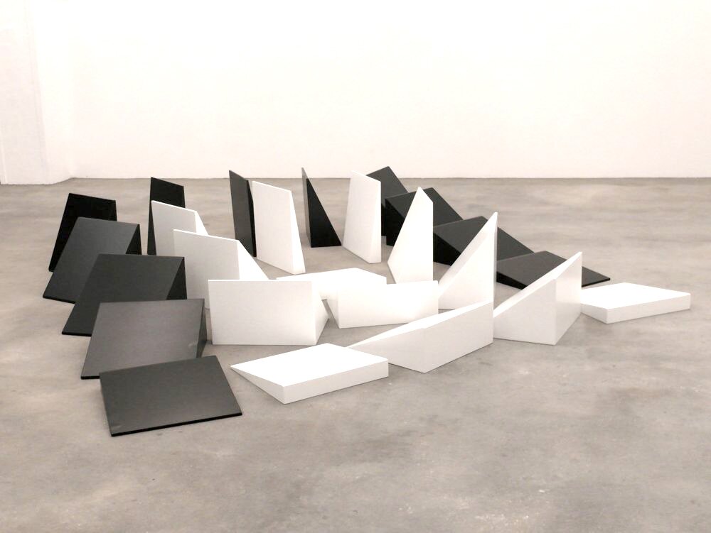 Day after night after day after, installation, 225 x 225 x 40 cm, 2013